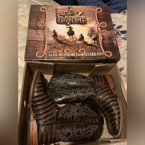 Semi new boots just used them twice nice for party or weedings